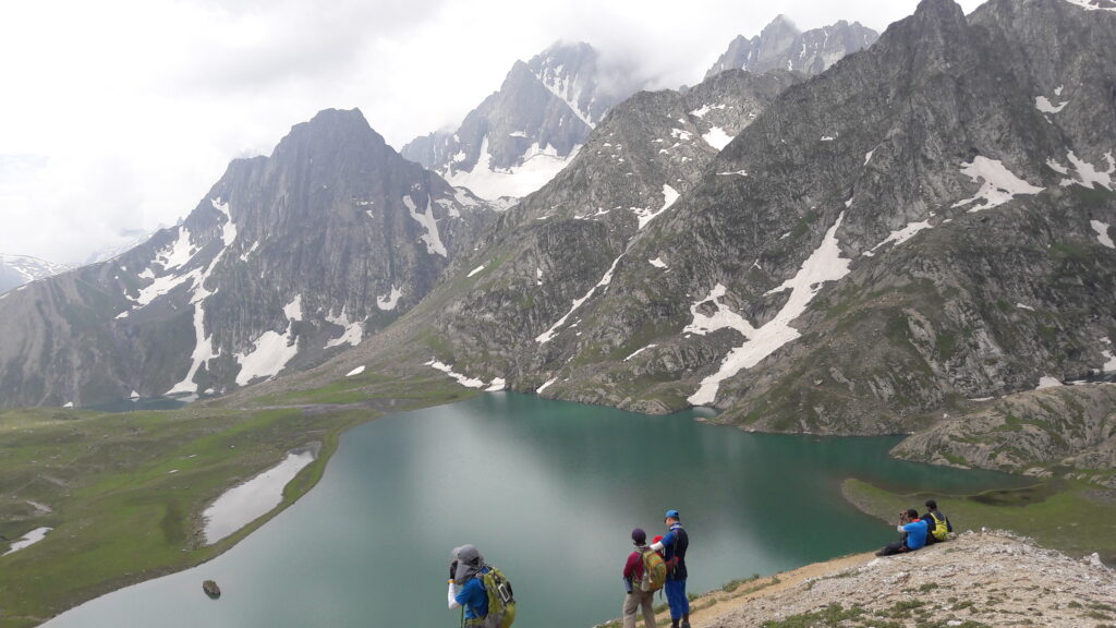 Kashmir Great Lakes trek meadow view